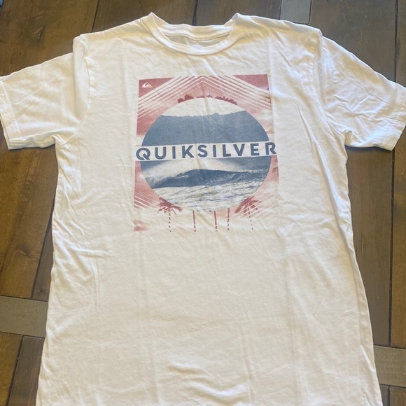 Youth quicksilver graphic tee catch the wave graphic surfing size‎ XL - Picture 1 of 3
